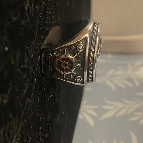 Men’s Stainless Steel Skull and Crossbones Ring
